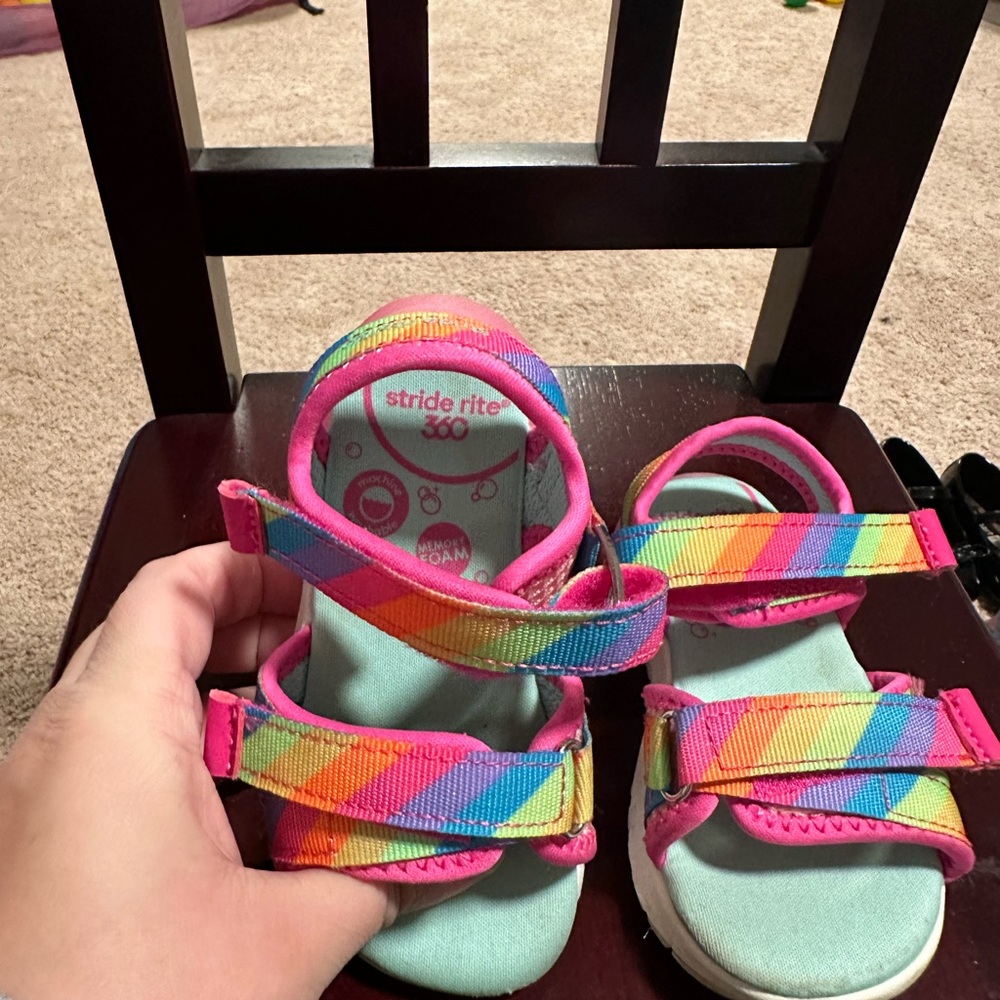 Stride right memory foam sandals, brand new size 6.